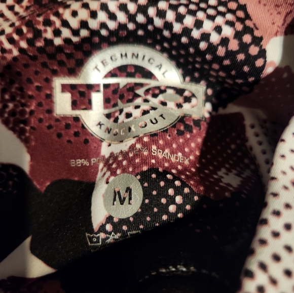 Lot Work out bras, yoga pants, leggings, tanks BULK LOT medium Vs Pink - Picture 6 of 7